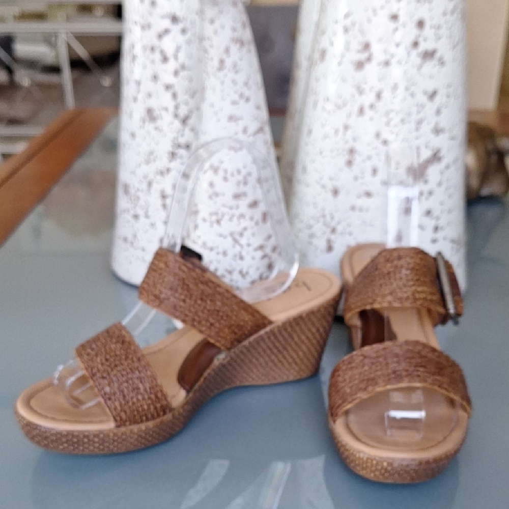 Born Tan Brown Wedge Sandals with Textured Straps Size 9